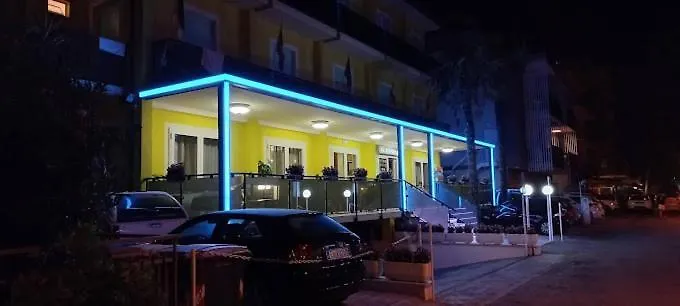 Hotel Mira 里米尼 2*,  意大利